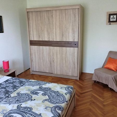 Cozy Apartment In The City Center Pula Extérieur photo