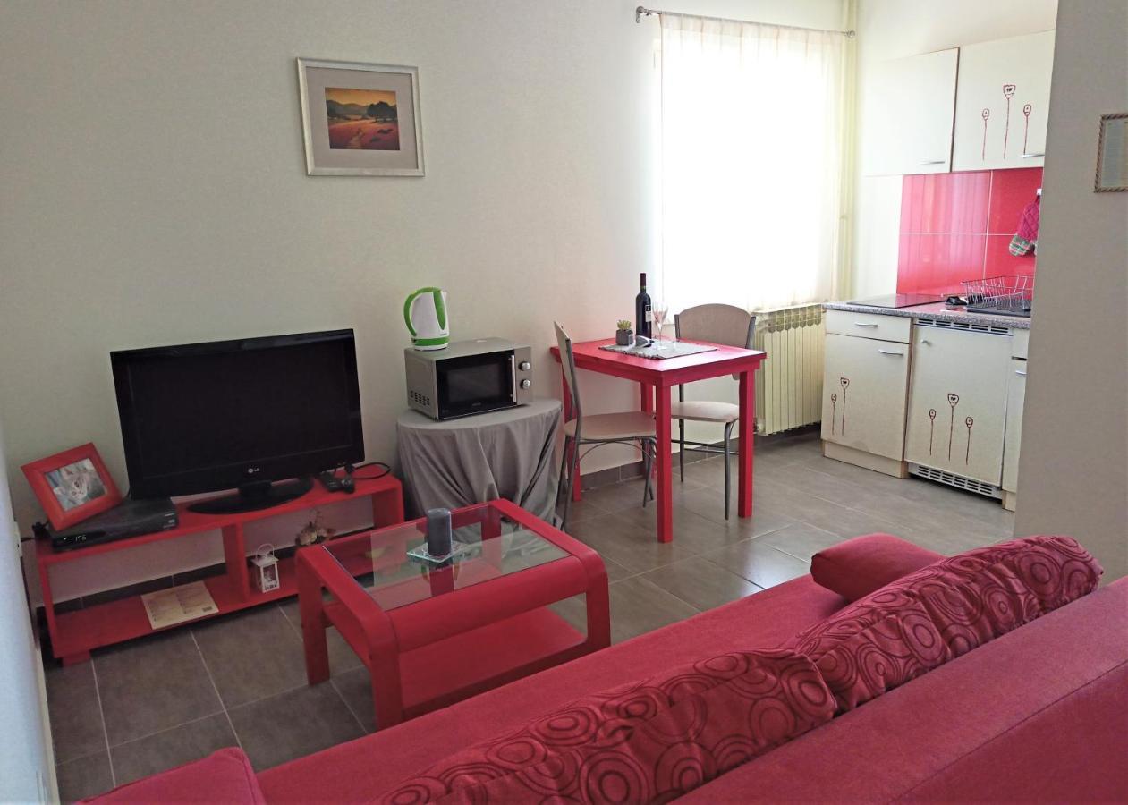 Cozy Apartment In The City Center Pula Extérieur photo