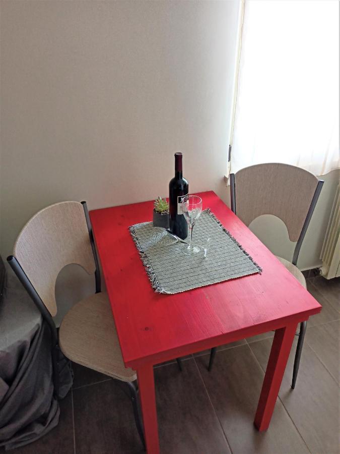 Cozy Apartment In The City Center Pula Extérieur photo