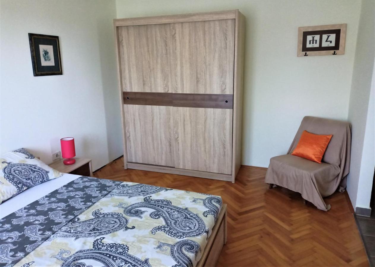 Cozy Apartment In The City Center Pula Extérieur photo