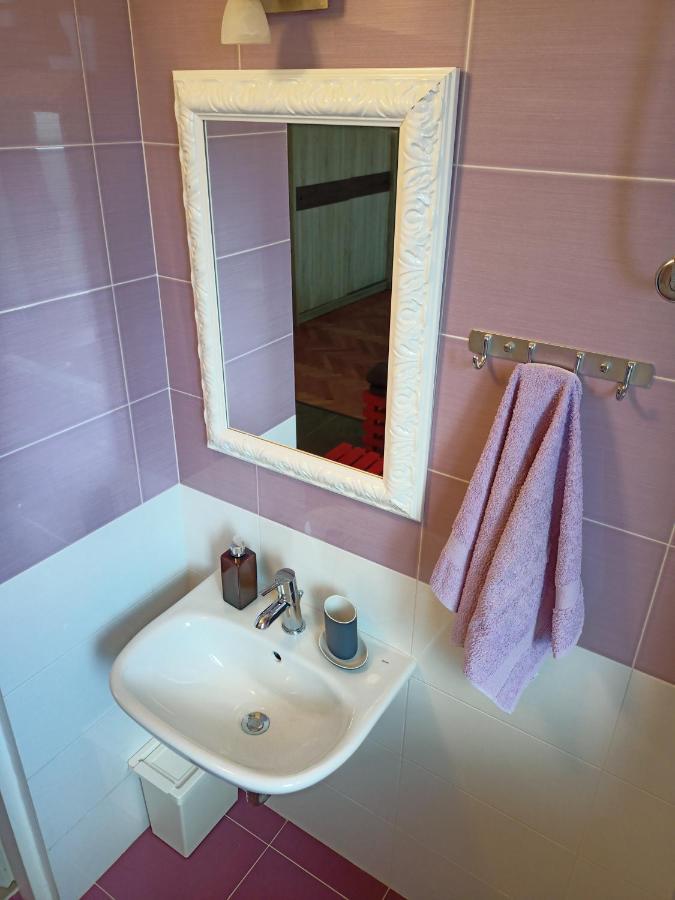 Cozy Apartment In The City Center Pula Extérieur photo